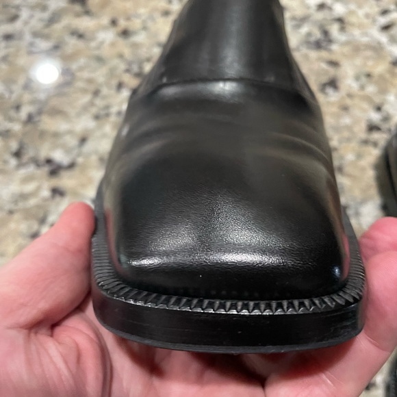 Elegant Louis Vuitton Black Loafers Size 7.5. Fits more like a 10 - Picture 2 of 10